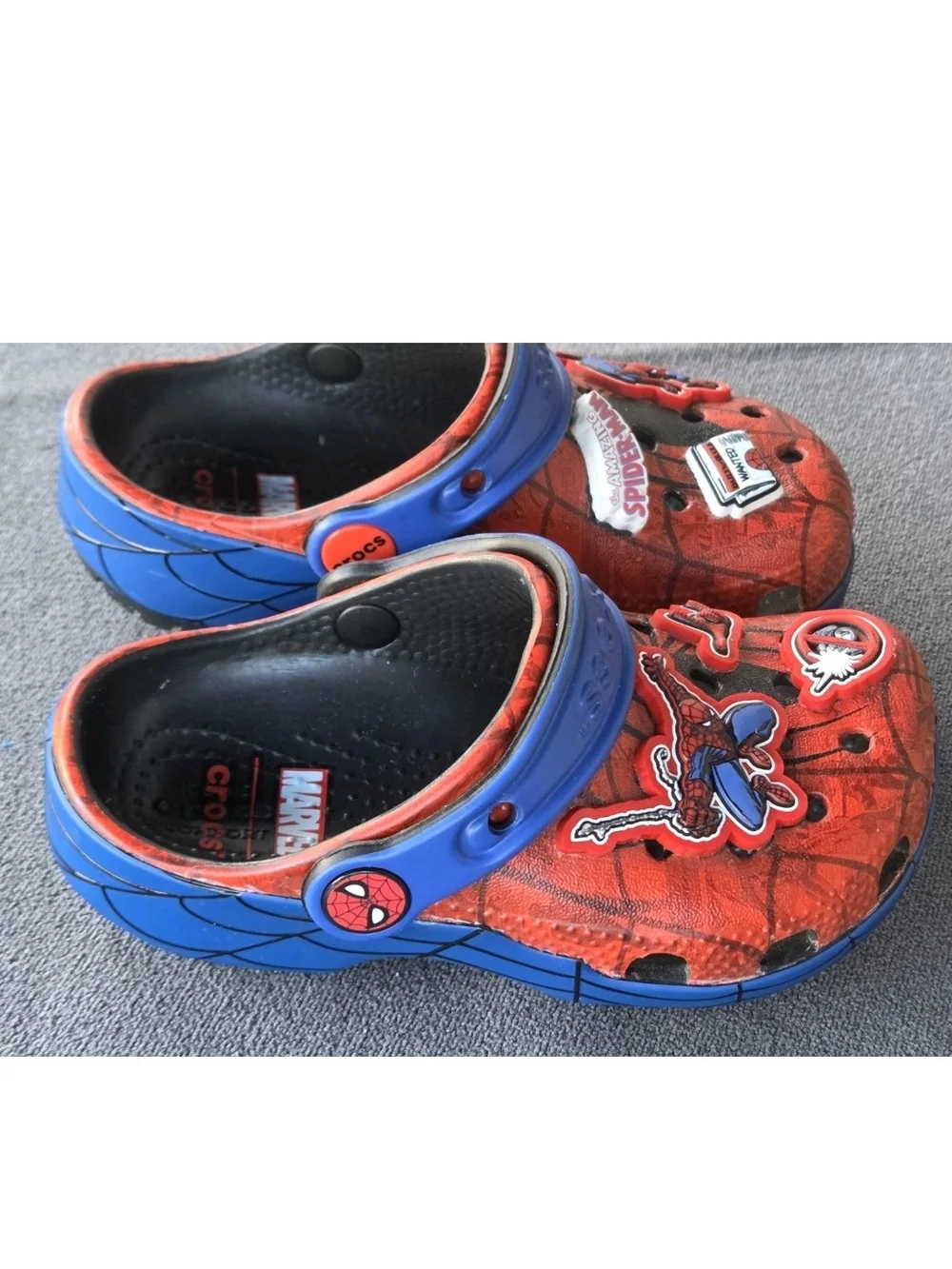 Marvel Spider-Man Crocs Clogs Toddler Size 6 with 3D Charms Deadpool Spider-Man